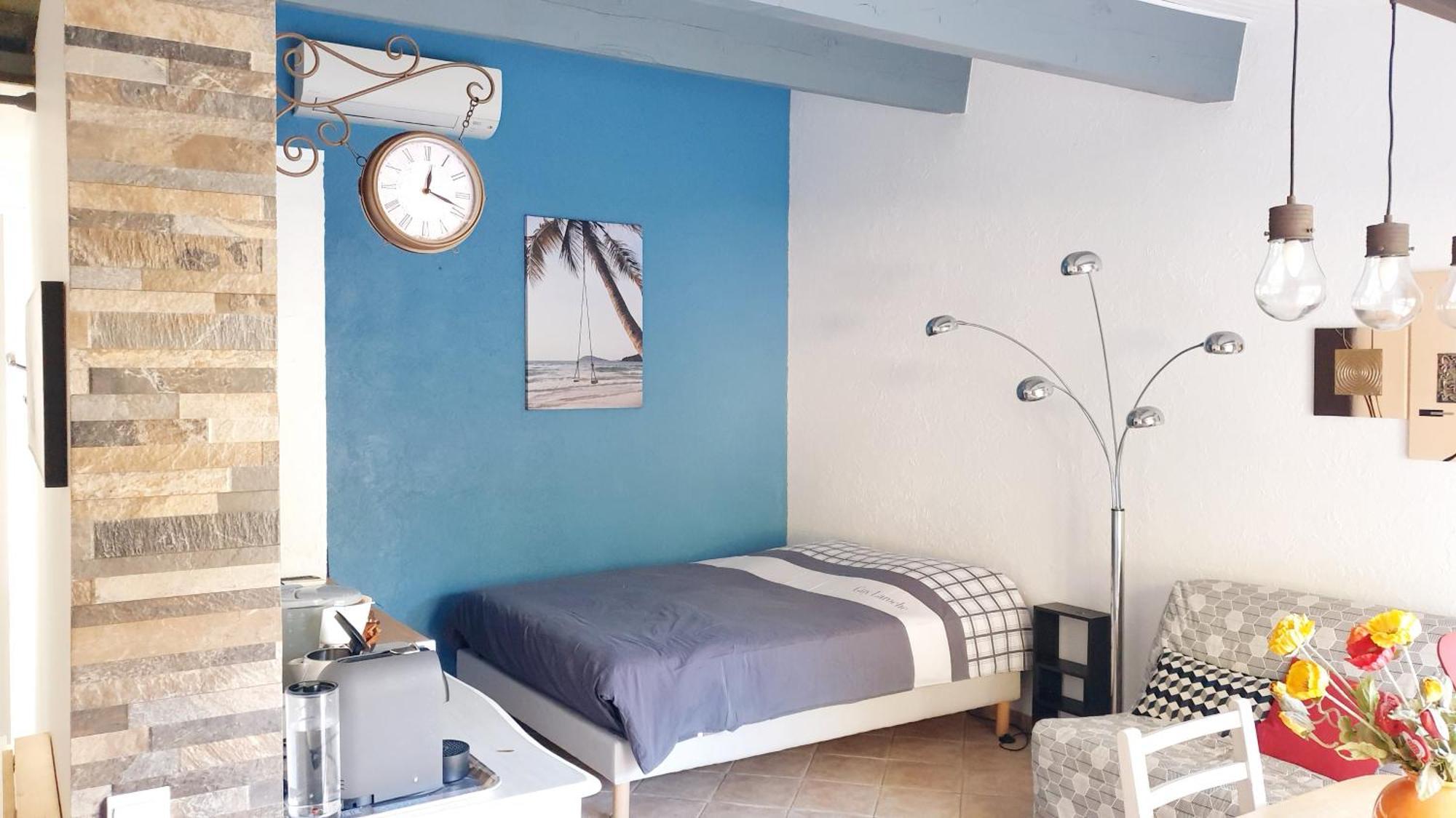 Studio 33 M2 Au Calme Proche Hyeres La Crau Eksteriør bilde